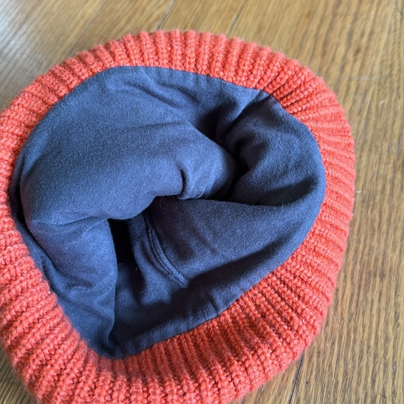 North Face beanie - Picture 2 of 4